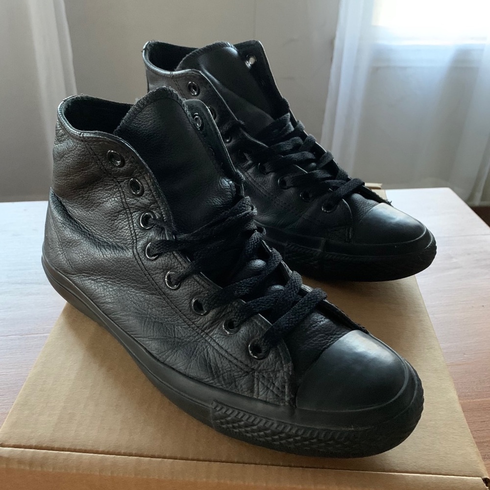UNISEX BLACK LEATHER CONVERSE CHUCK TAYLOR